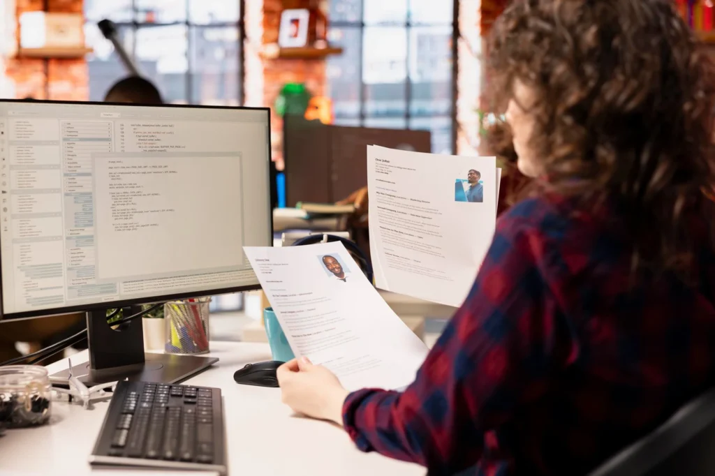 Consultant reviewing an expert witness’s CV and online presence during a practice audit.
